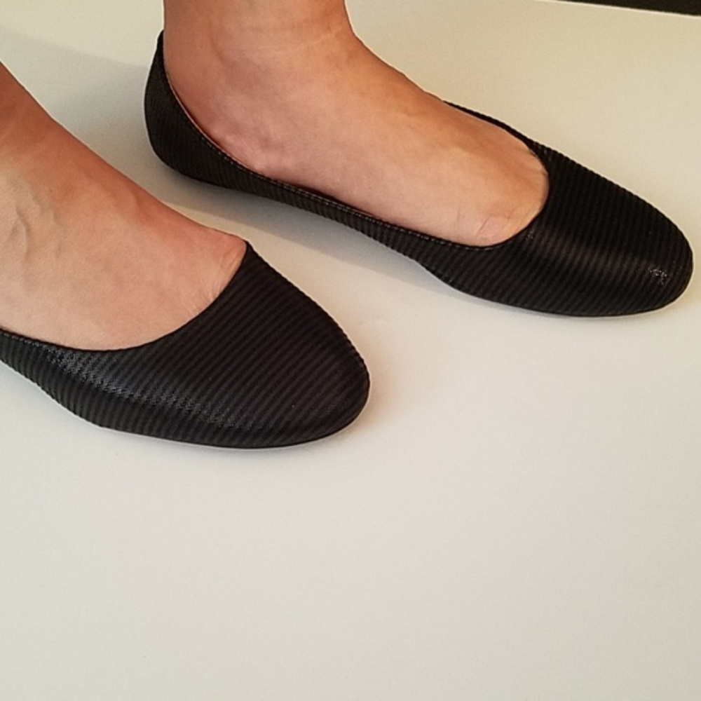 Gold Toe Black Flat Shoes